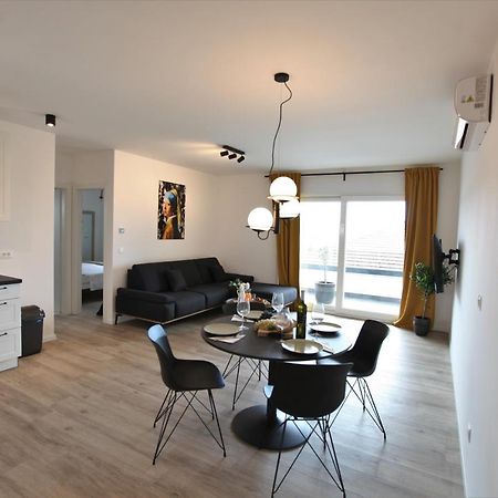 Apartments One Τρογκίρ Εξωτερικό φωτογραφία