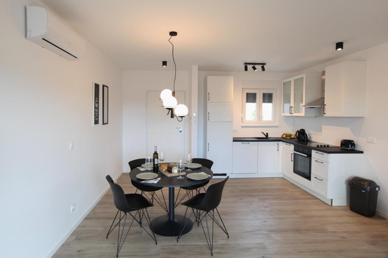 Apartments One Τρογκίρ Εξωτερικό φωτογραφία