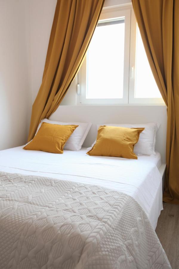 Apartments One Τρογκίρ Εξωτερικό φωτογραφία
