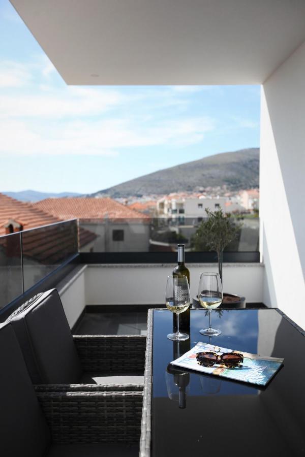 Apartments One Τρογκίρ Εξωτερικό φωτογραφία