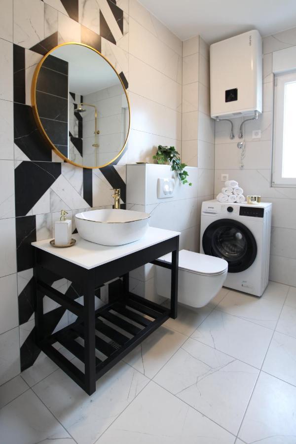 Apartments One Τρογκίρ Εξωτερικό φωτογραφία